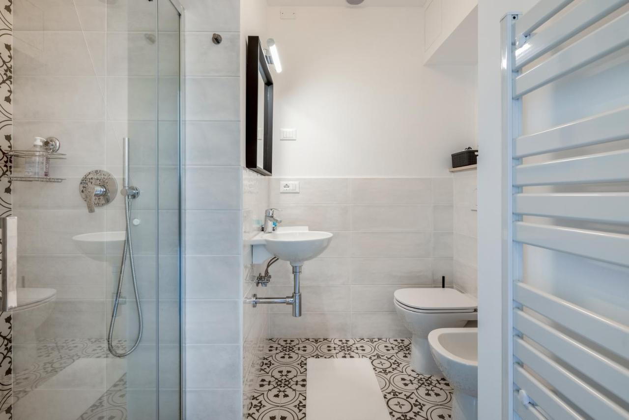 Family & Friends Rooms With Shared Bathroom Padova Exterior photo