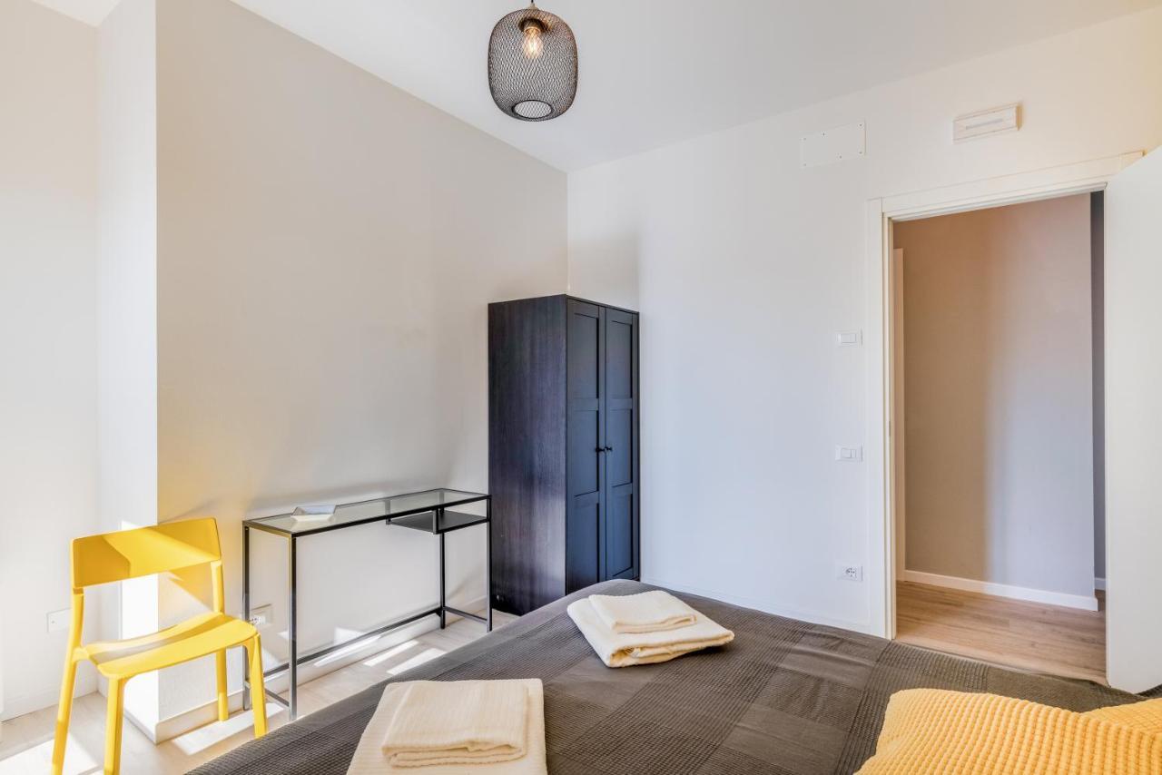 Family & Friends Rooms With Shared Bathroom Padova Exterior photo